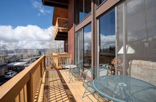 Steamboat Springs House | STH26 | Large Private Deck | Beautiful Views | Ski In/Out | Winter Shuttle