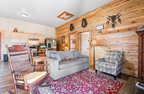 Elbert Cottage | Still Water Ranch-Private house located on 60 acre Horse farm