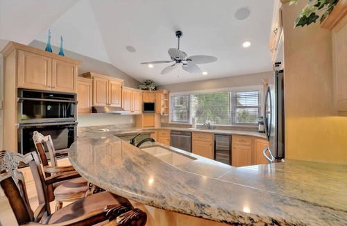 Independence Square Apartment | Stones Throw Beachfront Premier Suite 4 Views