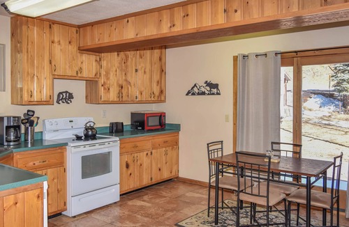 Cascade-Chipita Park Cabin | Streamside cabin covered in aspen trees, just minutes to family-fun activities!