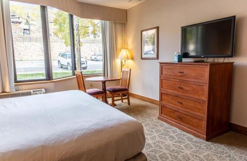Crested Butte House | Studio 107 at Perfect Location w Pool & Hot Tub