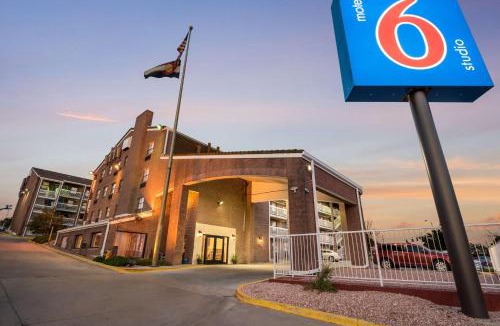 Briargate Hotel | Studio 6 Colorado Springs, Colorado - Air Force Academy