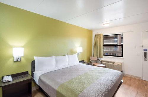 Briargate Hotel | Studio 6 Colorado Springs, Colorado - Air Force Academy