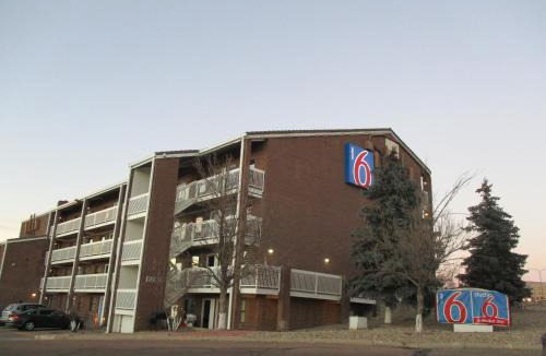 Briargate Hotel | Studio 6 Colorado Springs, Colorado - Air Force Academy