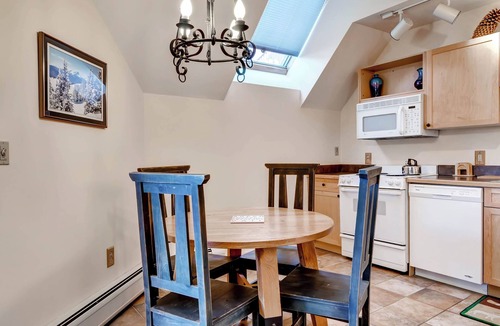 River Run Condo | Studio condo w/full kitchen Walk to the slopes Kids Ski Free by RedAwning