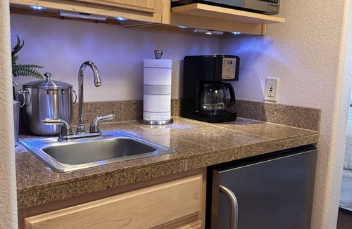 Mountain House Condo | Studio + hot tub/pool- Next to lifts/brewery/food
