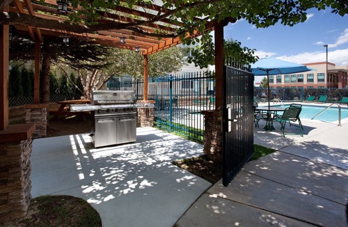 Greenwood Village Apartment | Studio Near Denver Tech Center | Free Weekday Shuttle + Breakfast!