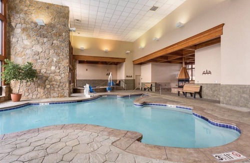 Four O'Clock Apartment | Studio w/1Bath Grand Timber Lodge condo in Breckenridge, CO (sleeps 4)