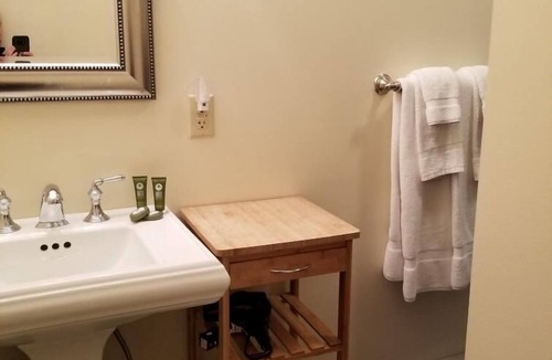 Edgecomb Condo | Studio with kitchenette Sheepscot Harbour Studio #207