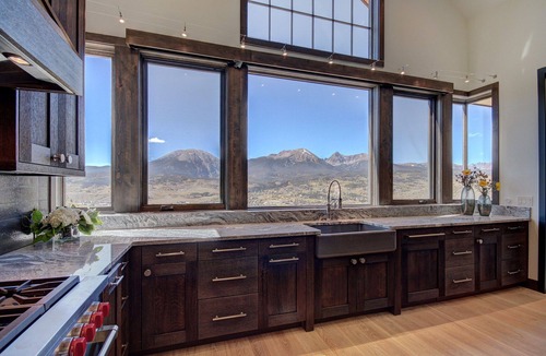 Angler Mountain Ranch House | Stunning #1 award winning modern Mountain Home. Spectacular Views! Fully loaded.