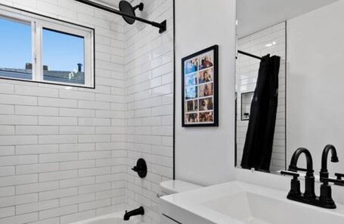 Sunnyside House | Stunning 5-Bedroom Home in DEN