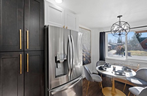 Sunnyside House | Stunning 5-Bedroom Home in DEN