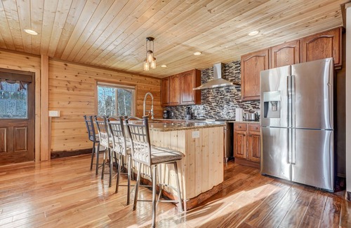 Divide House | Stunning 63 Acre Private Ranch with Pike Peak Views and Space to Roam, Pets with Fee
