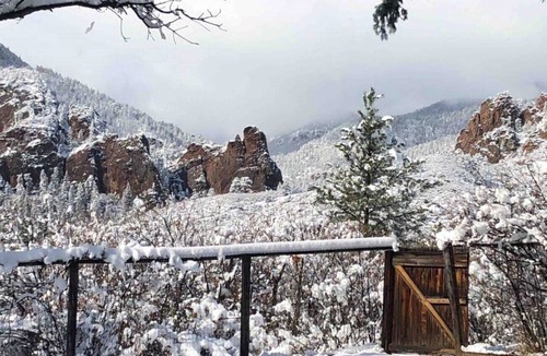 Cheyenne Canyon House | Stunning Cañon Retreat, Views from back porch!