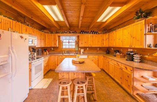 Warm Springs Cabin | STUNNING Cabin with Breathtaking Views and Plenty of Room for the Whole Family