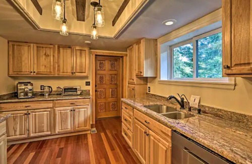 Shadow Mountain House | Stunning Conifer Abode with Private Balconies & Grill!