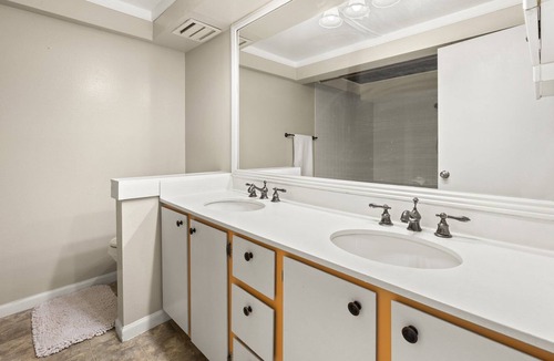 Hampden South Condo | Stunning DTC Condo: Mountain Views, Pool, Parking!
