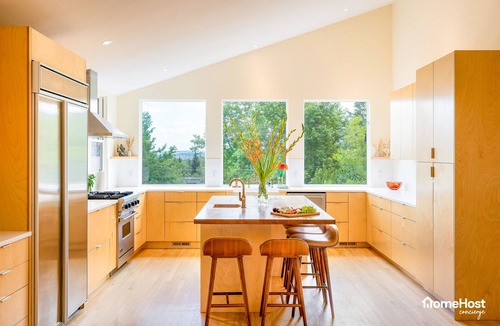 Newlands House | Stunning Home w/Hot Tub, Sauna & Mountain Views! 10-Min to Downtown & CU