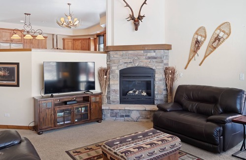 Bear Crossing House | Stunning mountain home w/ a private hot tub, gas grill, & full kitchen