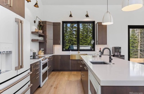 Quandary Village House | Stunning Mountain Home with HotTub & Outdoor Firepit, Expansive Deck, Ski in/out