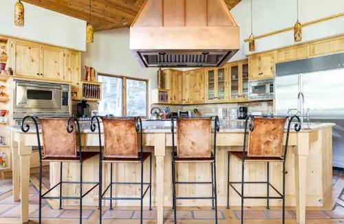 Highland Meadows House | Stunning mountainside home in West Vail