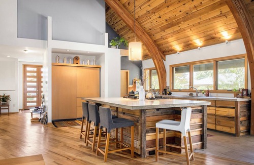 North Park Hill House | Stunning Repurposed Church, lofted, pet friendly, Free Botanic Garden admit 6