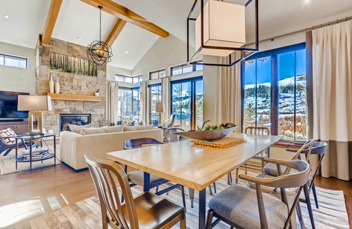 Fairmount On The River House | Stunning retreat on the shores of the Blue River, minutes from Breckenridge