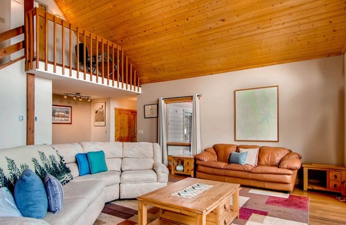 Wildernest House | Stunning! Super inviting home w/private hot tub, and master shower "spa".