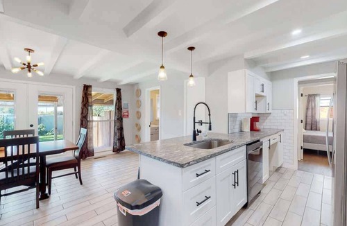 Southeast House | Stunning Upper Home with King Beds & Yard