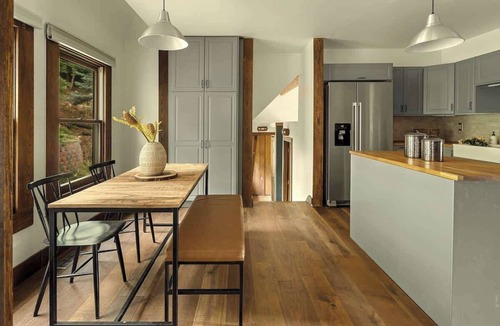 Hangen Ranch And M and B House | Stunning View House | 15-min to Town | Evergreen
