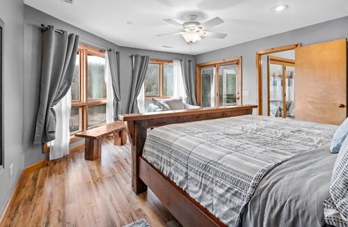 Carroll County House | Stunning Views - Eureka Springs - Hot Tub