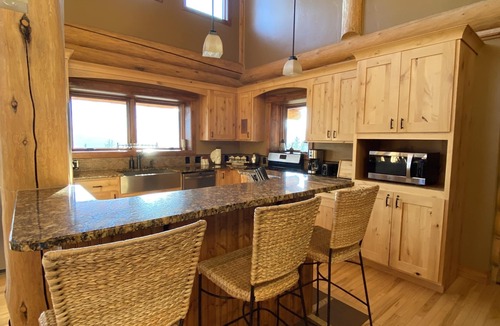 Forest Hills House | Stunning Views, Hot Tub, Sauna, Quiet, Yet Only1mile from Gondola and Main St