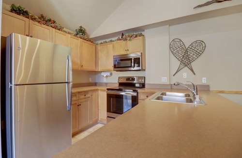 East Village at Copper Condo | Stunning Views, Next to Lift! 2 Outdoor Hot Tubs & Entertainment Area - CS210