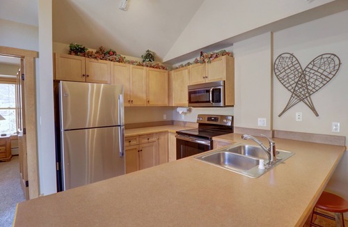 East Village at Copper Condo | Stunning Views, Next to Lift! 2 Outdoor Hot Tubs & Entertainment Area - CS210