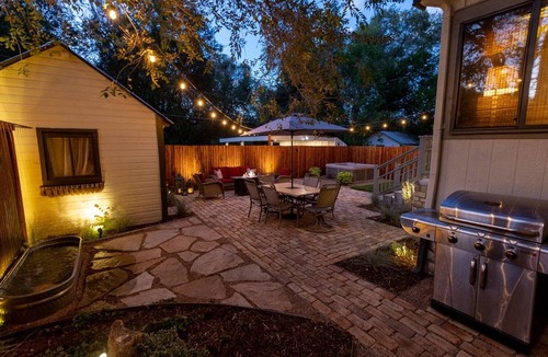 Canon City House | Stunning Vintage Victorian-Era Cottage - Walk to train/river/park/downtown.