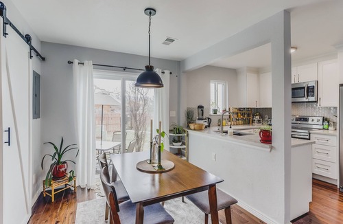 Glenwood Grove - North Iris House | Stylish 3bdrm with Pool & Mountain Views