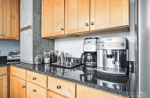 Capitol Hill Apartment | Stylish City Loft | Walk to Dining & Shops