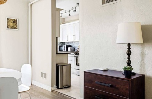 West Colfax Apartment | Stylish City Retreat | King Beds | Sloans Lake 30+