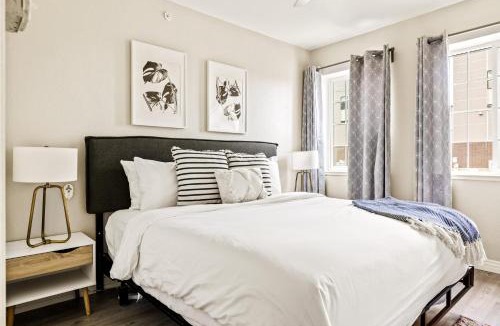 West Colfax Apartment | Stylish City Retreat - King Beds - Walk to Sloans Lake