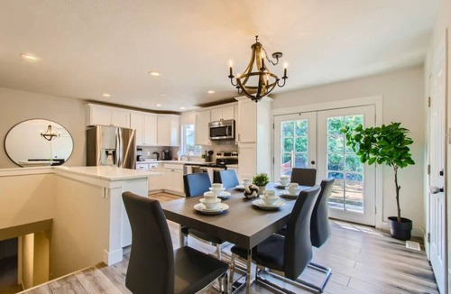 Alta Vista Area House | Stylish Five Bedroom w/outdoor Badminton Court