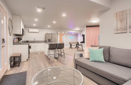 Green Valley Ranch House | Stylish&Hip+Arcade+PrivateEntry+Kitchen+Patio@DIA