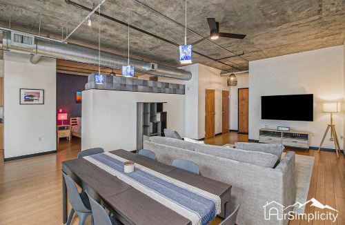 LoDo House | Stylish Loft Near Union Station W Patio