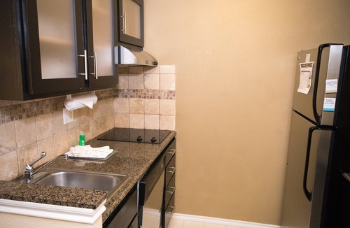 Englewood Condo | Suite Near Denver Tech Center | Free Weekday Shuttle + Daily Breakfast!