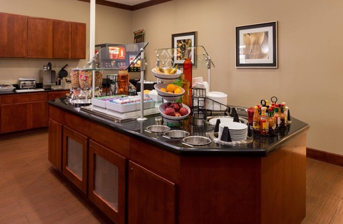Englewood Condo | Suite Near Denver Tech Center | Free Weekday Shuttle + Daily Breakfast!