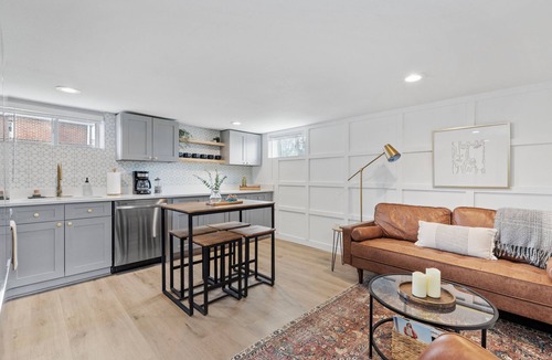 Clayton Apartment | Summer in the Heart of Denver, Stylish 2Bd/1Ba apartment close to everything!