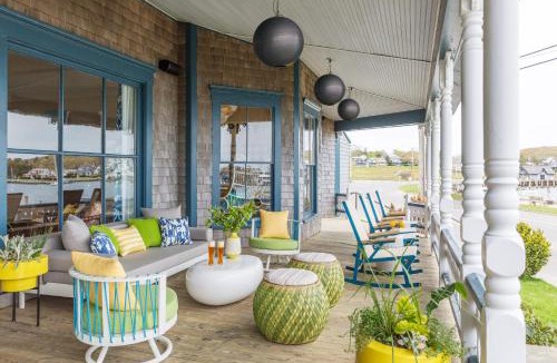 Oak Bluffs Hotel | Summercamp