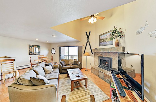 Frisco House | Summit County Lagoon Townhome with Unrestricted Mountain Views and Privacy