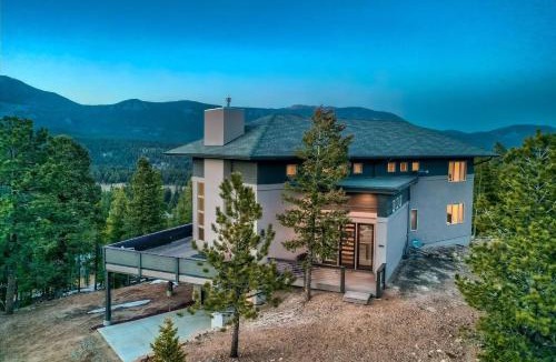 Bailey House | Summit Solace LUXE 360 Views Hot Tub Games