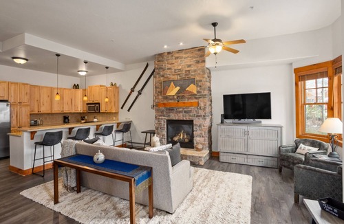 Steamboat Springs Condo | *Sundance Creek 103* Walk to Shops, Dining & Groceries, Hot Tub, Garage, W/D