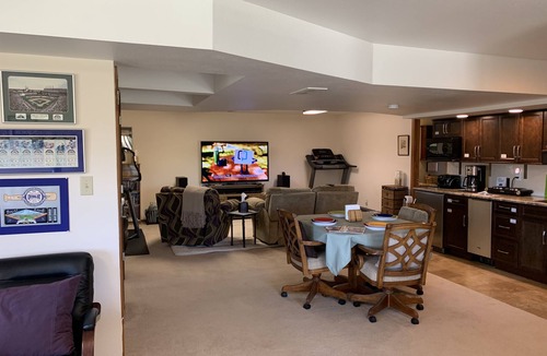 Parker Apartment | Sundance on the prairie. Light &open 2bdrm walkout basement apt w/mountain views